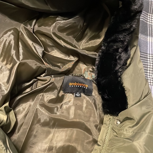 Tough Feels Puffer Coat - Olive - Picture 4 of 4